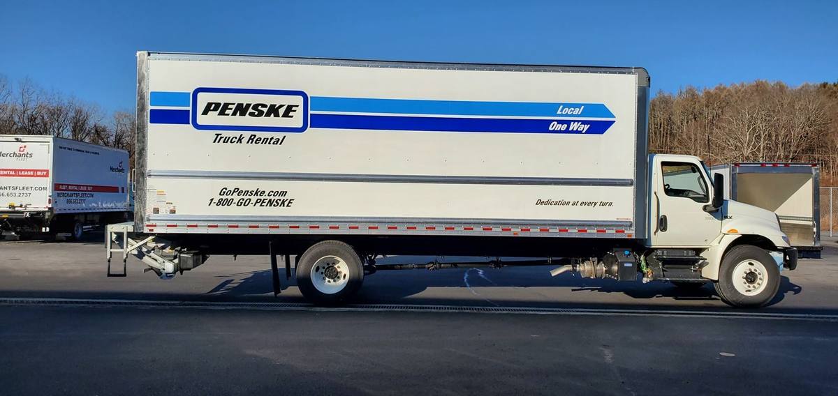 Penske rental box truck with fleet decals